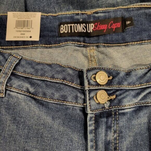 Denim Cotton  Skinny Capri NWT Women's Sz 24 - Picture 7 of 8